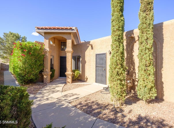 2025 Pinetrail Street, Las Cruces, NM 88012