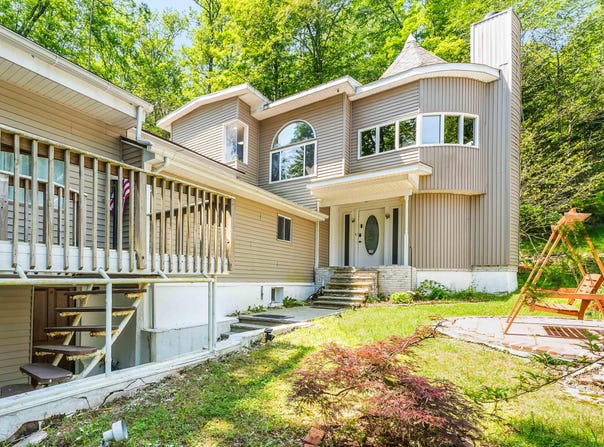 133 W Hemlock Drive, Greentown, PA 18426
