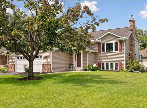 1000 Forest Glen Court, Burnsville, MN 55337