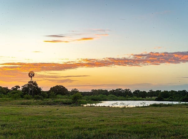 2625 Burke Rd., Flatonia, TX 78941