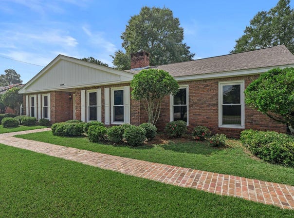 3208 Jamestown Rd., Hattiesburg, MS 39402