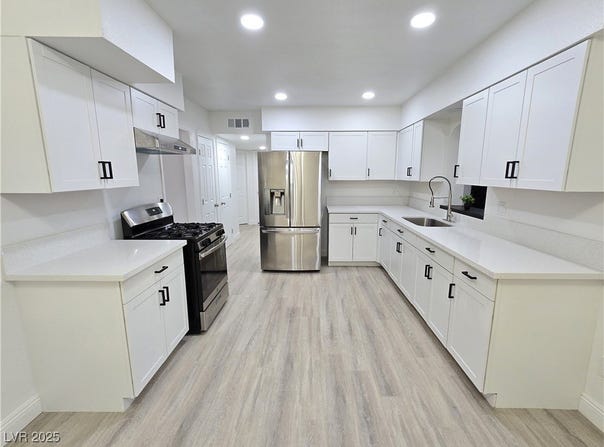 4324 El Conlon Avenue, Las Vegas, NV 89102