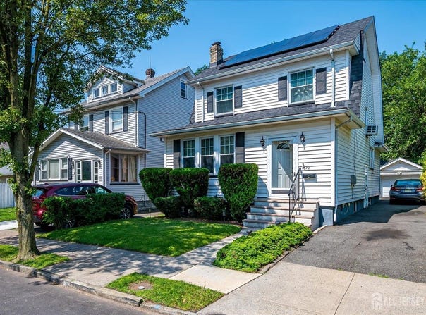 1072 Salem Avenue, Hillside, NJ 07205
