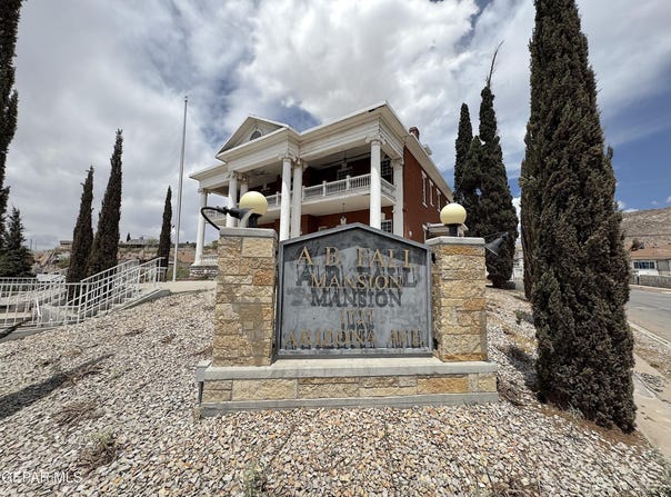 1725 Arizona Avenue, El Paso, TX 79902