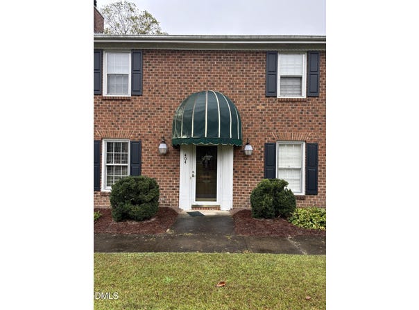 404 W Harnett Street, Benson, NC 27504
