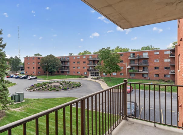 2927 Westbrook Drive, Fort Wayne, IN 46805-2044