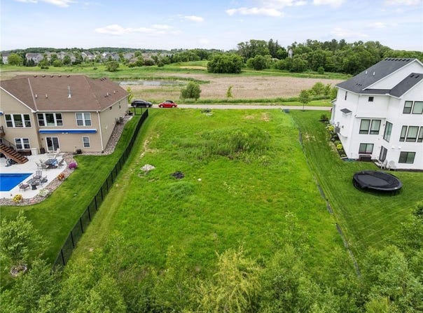 9269 Maas Drive, Minnetrista, MN 55375
