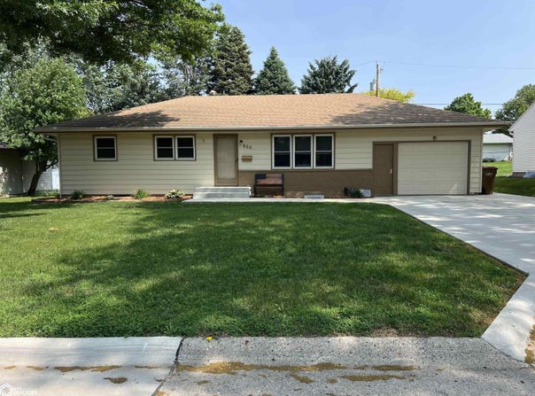 800 W 20Th Street, Carroll, IA 51401