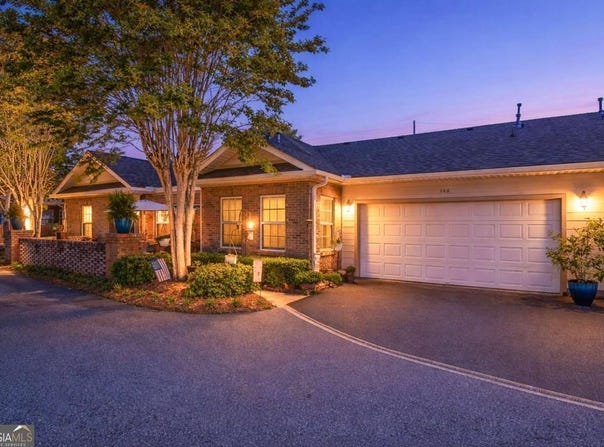 149 Villa Park Circle, Stone Mountain, GA 30087