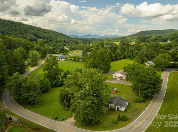 153 Beaverdam Loop Road, Candler, NC 28715