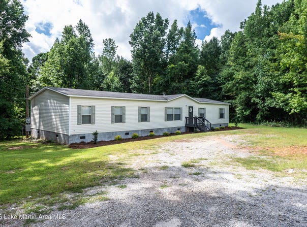 3969 Robinson Rd, Alexander City, AL 35010