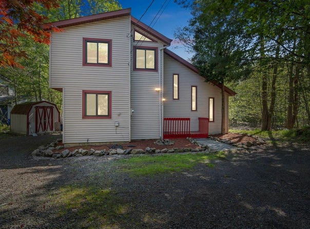 8333 Shannon Drive, Tobyhanna, PA 18466
