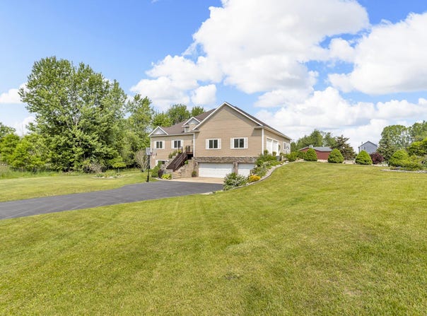 7910 Stony lake Road, Jackson, MI 49201