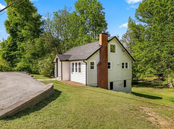 523 Harrison Ave, Franklin, NC 28734