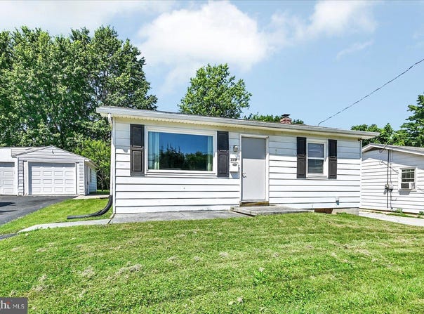 119 BECK MILL ROAD, HANOVER, PA 17331