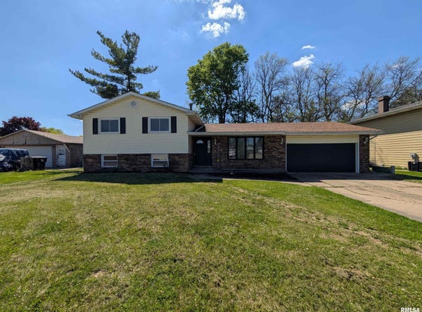 3638 W CASSADAGA Court, Peoria, IL 61615