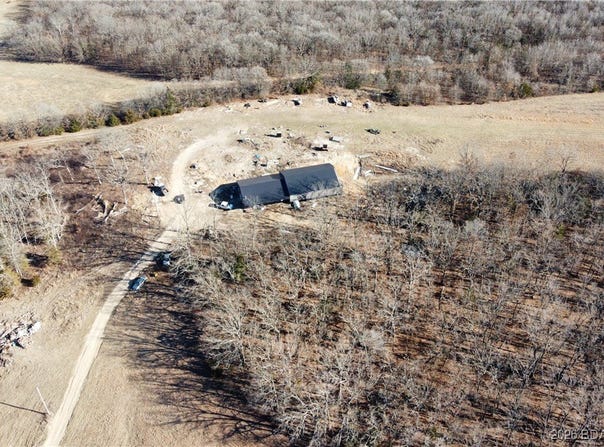 27710 Woodhaven Road, Edwards, MO 65326