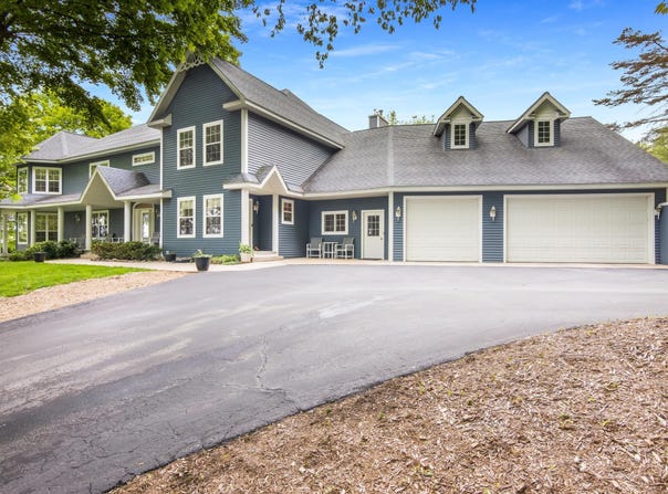 8401 S Sullivan Road, Cedar, MI 49621