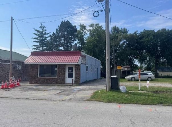 104  W Berry, Hamilton, MO 64644