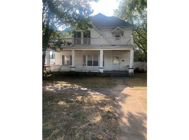 312 S Adams Street, Nevada, MO 64772