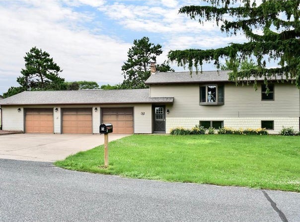 32 W 21st Street, Cochrane, WI 54622