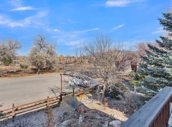 88 Comanche Road, El Prado, NM 87529