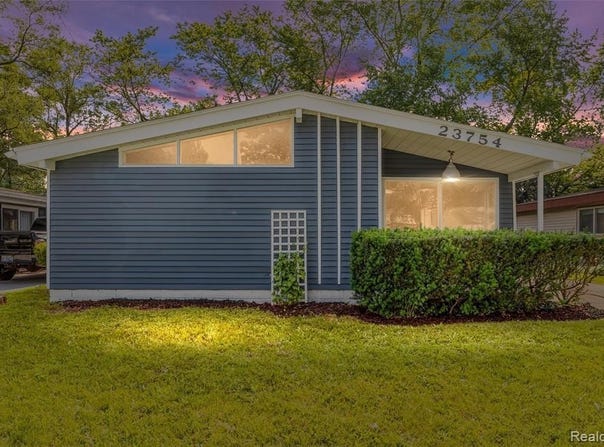 23754 Melville Avenue, Hazel Park, MI 48030