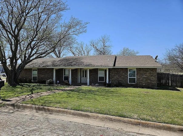 3317 Lookout Drive, Forest Hill, TX 76140