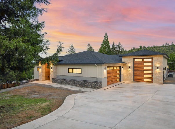 913 Granite Ridge Circle, Jacksonville, OR 97530
