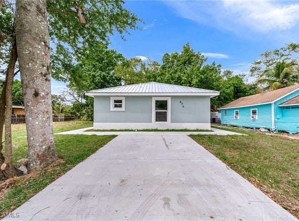 674 Pine Street, Fort Myers, FL 33916