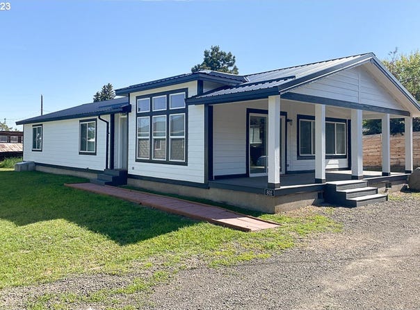 802 ENGLESIDE Ave, Joseph, OR 97846