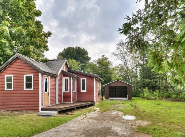 102 S 5th, Manistique, MI 49854