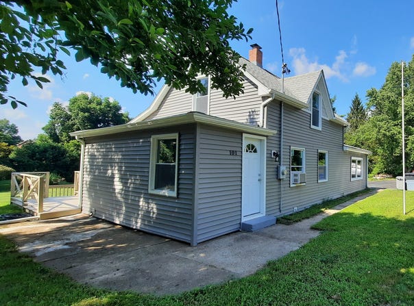101 Browning Road, Norwich, CT 06360