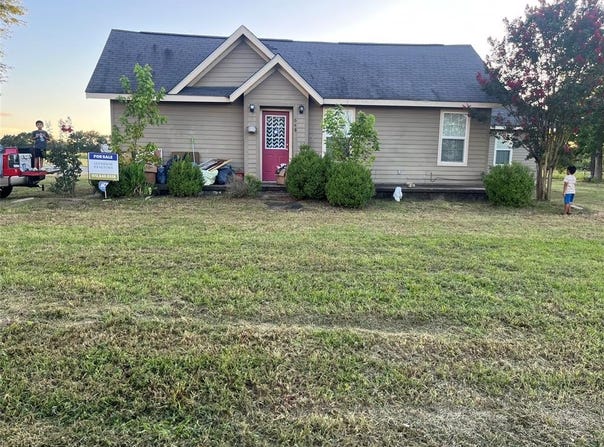 648 S Center Street, Buffalo, TX 75831