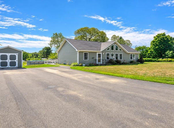 556 Stream Road, Winterport, ME 04496