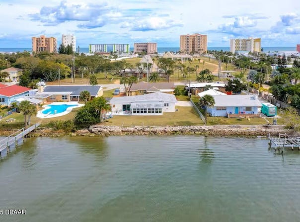 3134 S Peninsula Drive, Daytona Beach, FL 32118