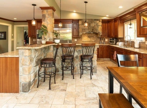 19 Crest Rd, Wantage Twp., NJ 07461-2612