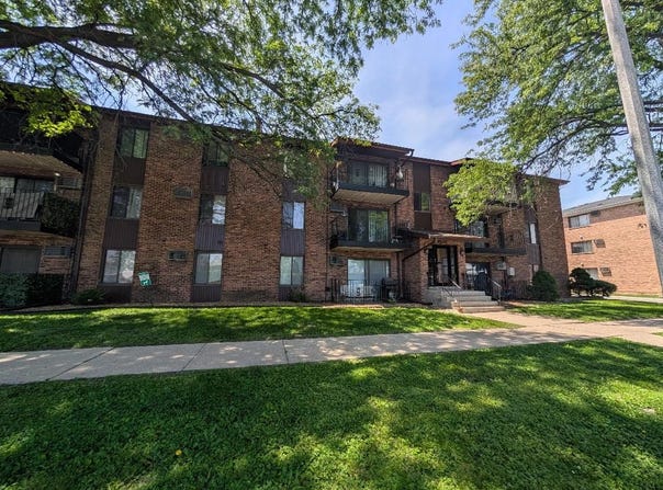 6005 MARSHALL Avenue, Chicago Ridge, IL 60415