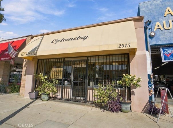 2915 W Magnolia Boulevard, Burbank, CA 91505