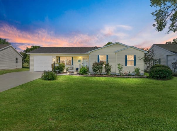 934 ORCHID STREET, LADY LAKE, FL 32159