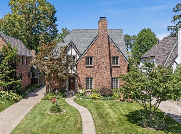8286 Huntington Road, Huntington Woods, MI 48070