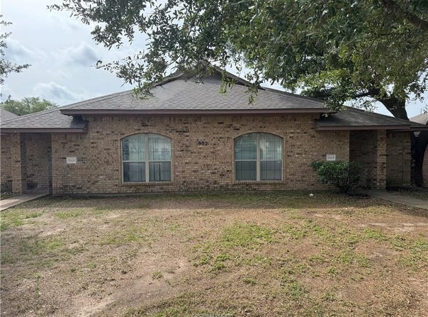902 Azalea Court, College Station, TX 77840