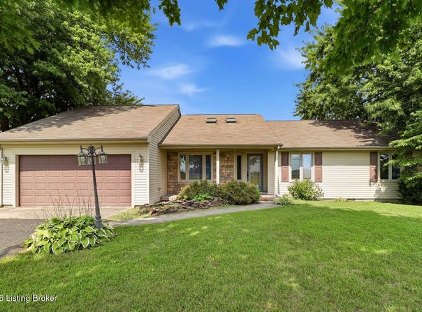 224 Bethlehem Academy Rd, Cecilia, KY 42724
