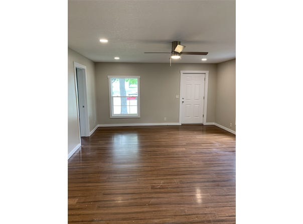 512 N Division Street, Stuart, IA 50250