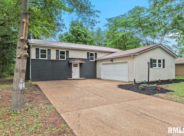 20 Covered Bridge Acres, Glenarm, IL 62536