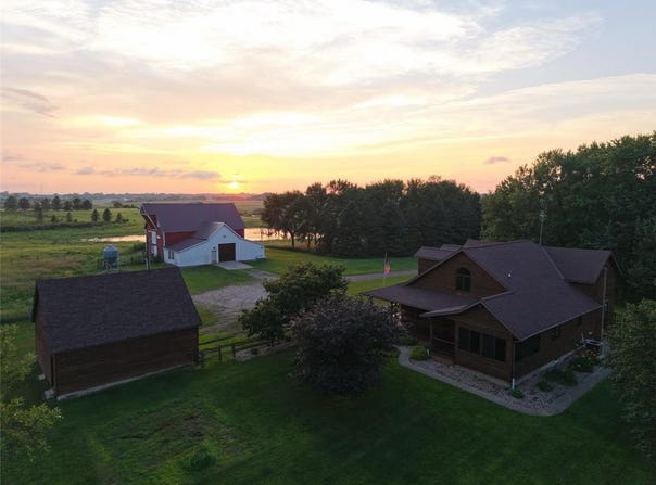 49547 440th Street, Windom, MN 56101