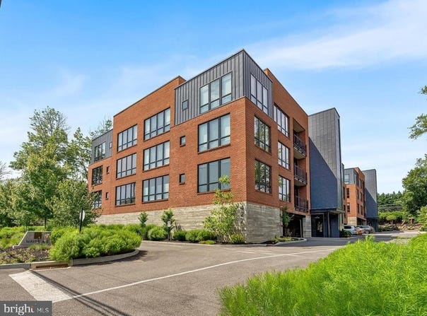 427 E LANCASTER AVENUE, WAYNE, PA 19087