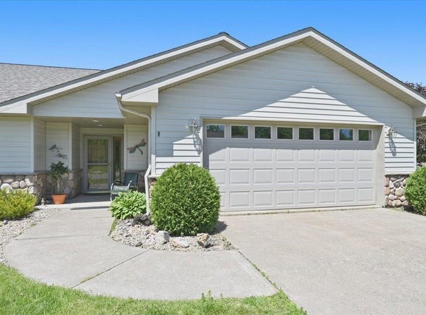 9 Amber Ln, Esko, MN 55733