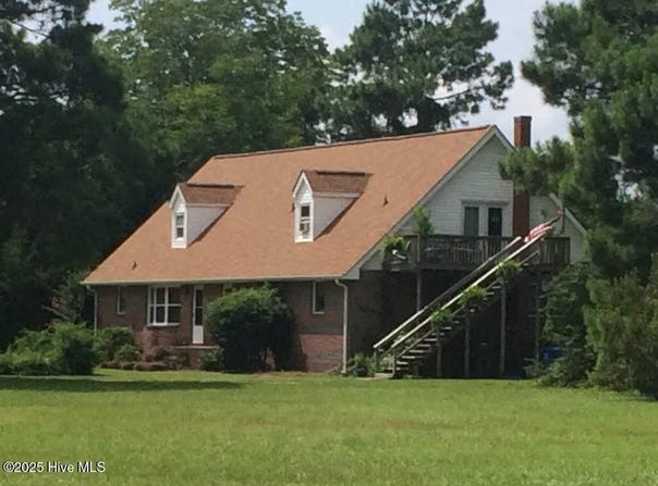 102 Apple Lane, Oriental, NC 28571