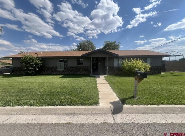 990 Mountain View Court, Montrose, CO 81403